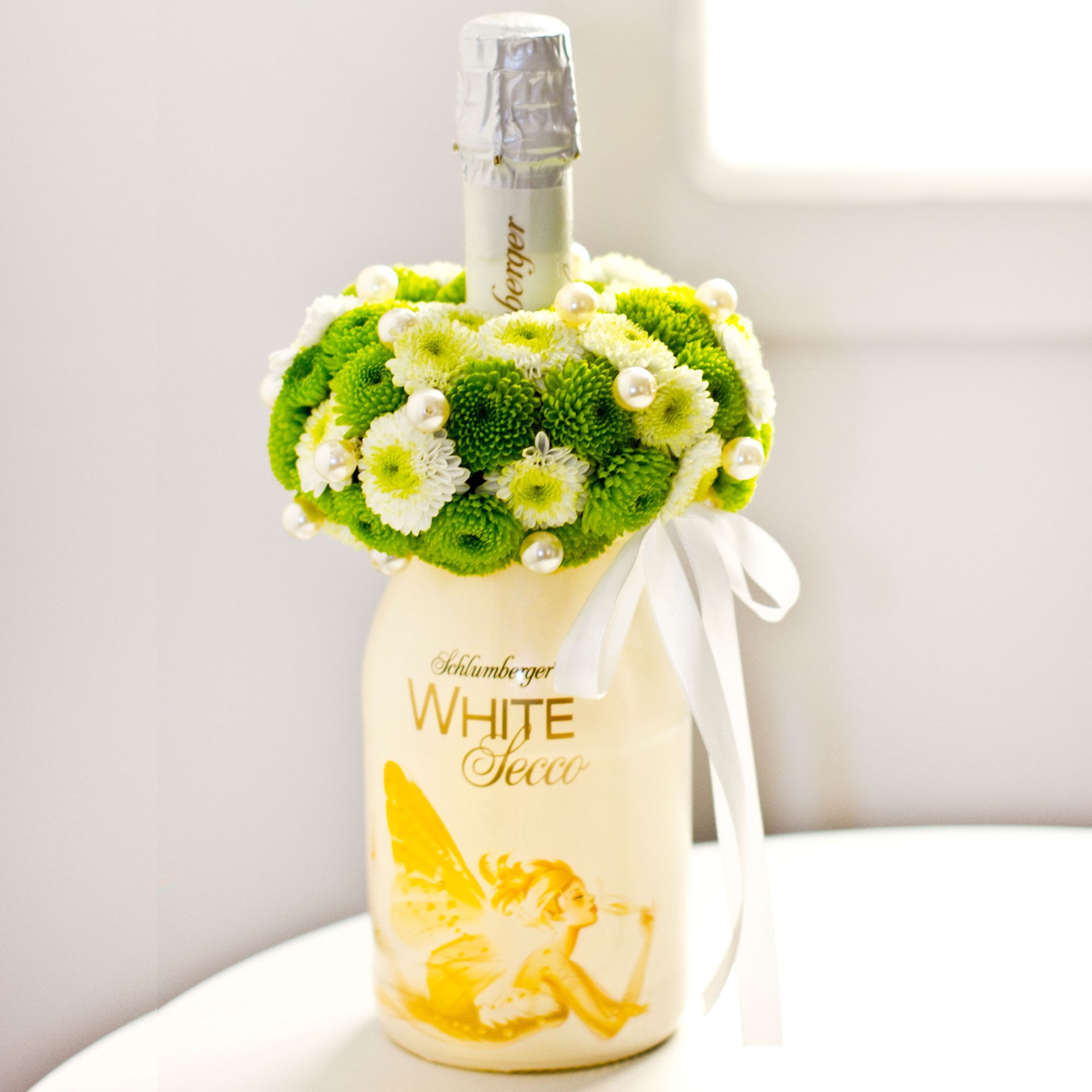 product image for Sparkling Wine Decorated with White Flowers