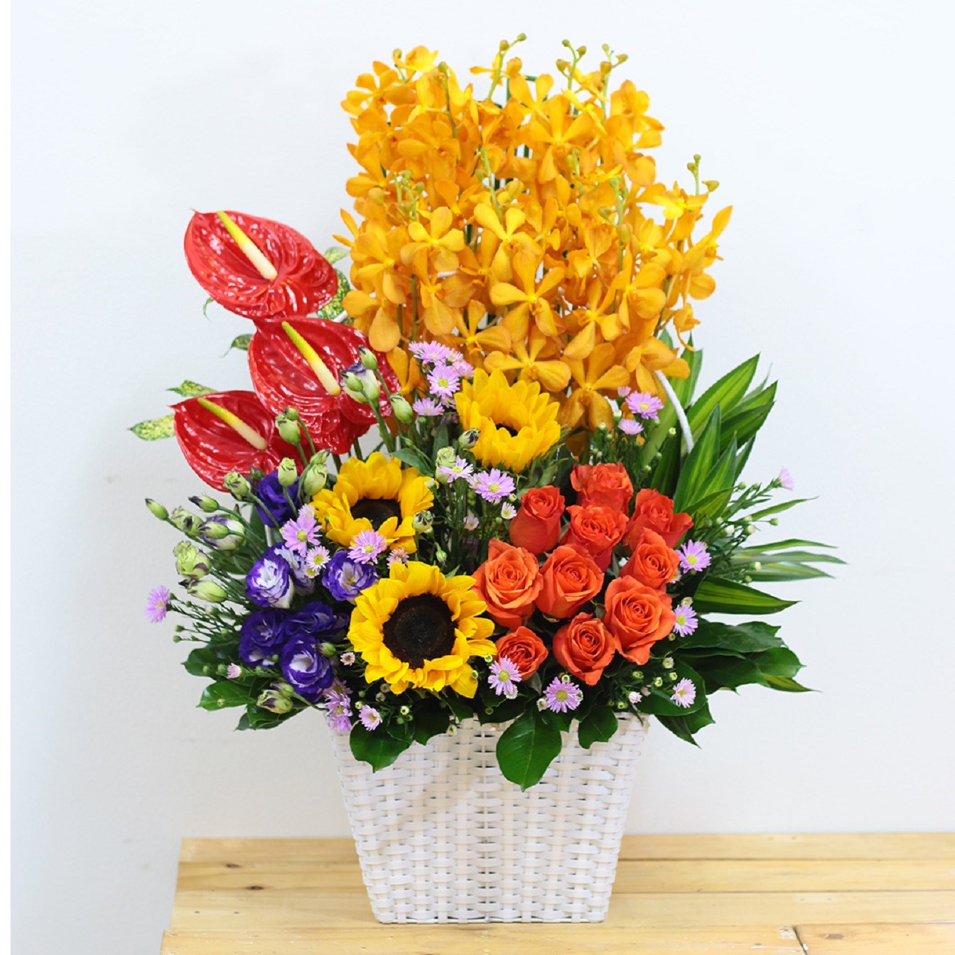 Stunning mixed colour arrangement